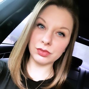 Meet your Posher, Casey